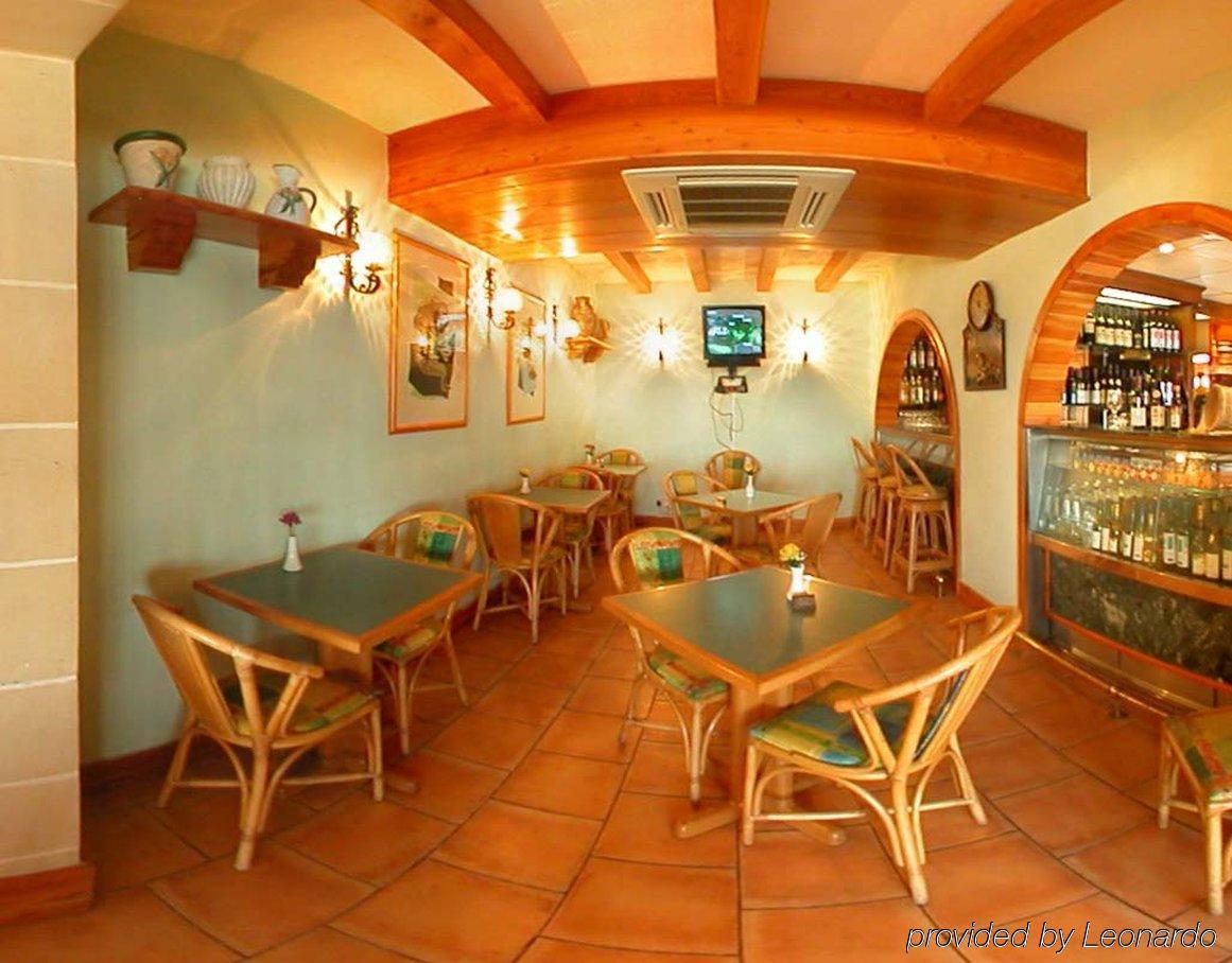 The Mediterranea Hotel & Suites St. Paul's Bay Restoran gambar