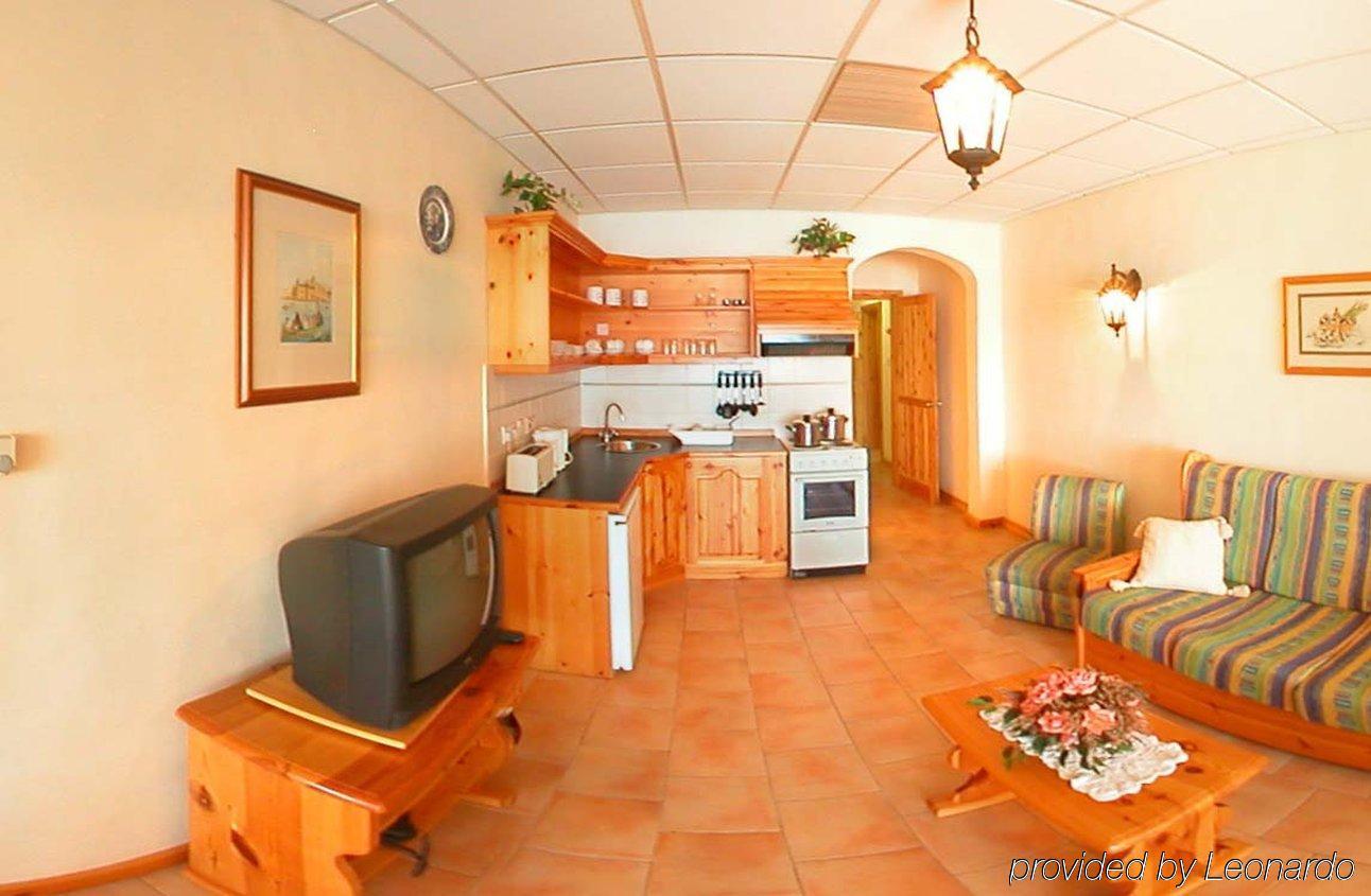 The Mediterranea Hotel & Suites St. Paul's Bay Bilik gambar
