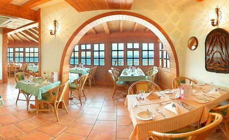 The Mediterranea Hotel & Suites St. Paul's Bay Restoran gambar